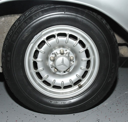 1968-6-3-mercedes-tire-490w.jpg